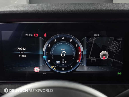 Mercedes-Benz E-Class — photo 07