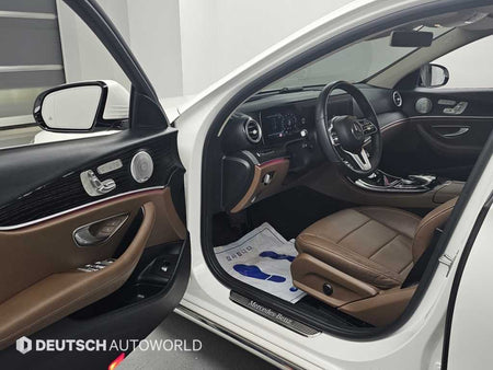 Mercedes-Benz E-Class — photo 10