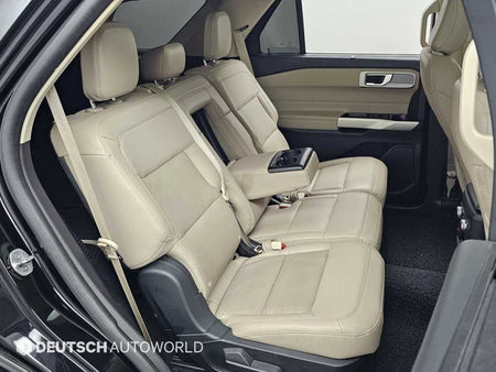 Ford Explorer — photo 11