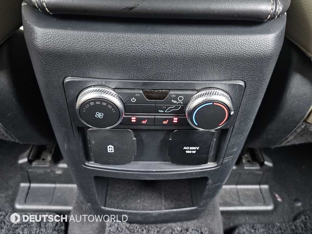 Ford Explorer — photo 15