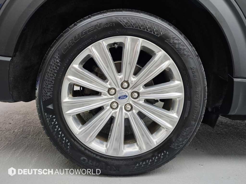 Ford Explorer — photo 20