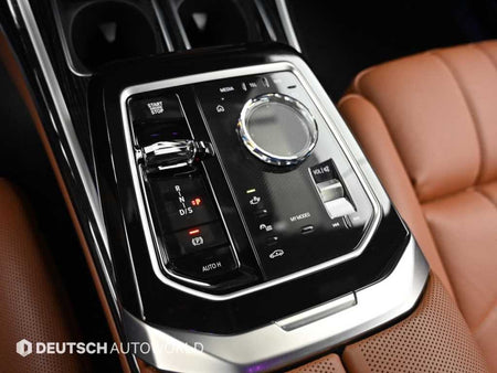 BMW 7-Series — photo 09