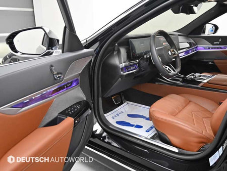 BMW 7-Series — photo 11