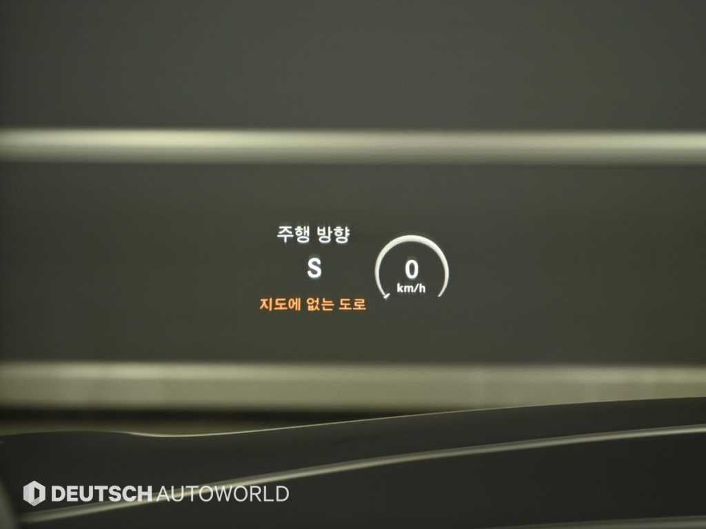 Mercedes-Benz S-Class — photo 17
