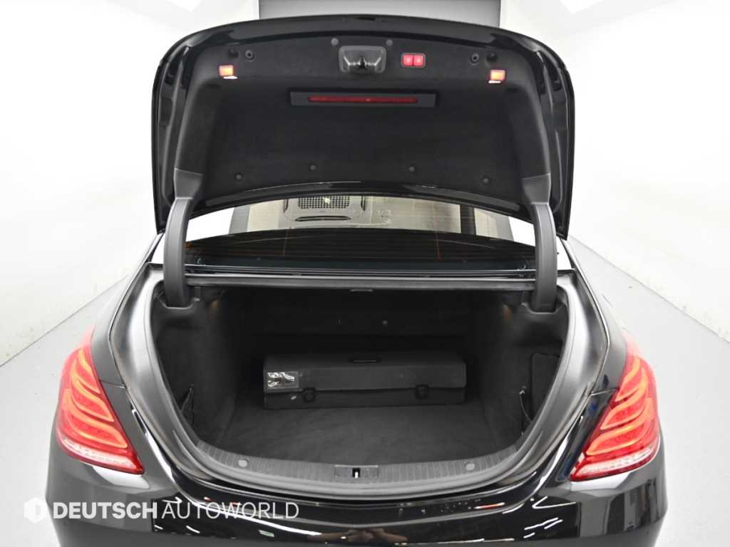 Mercedes-Benz S-Class — photo 19