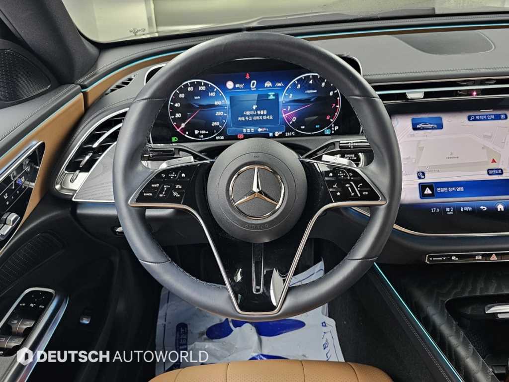Mercedes-Benz E-Class — photo 13
