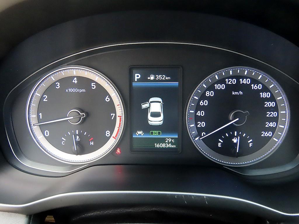 Hyundai Grandeur — photo 09