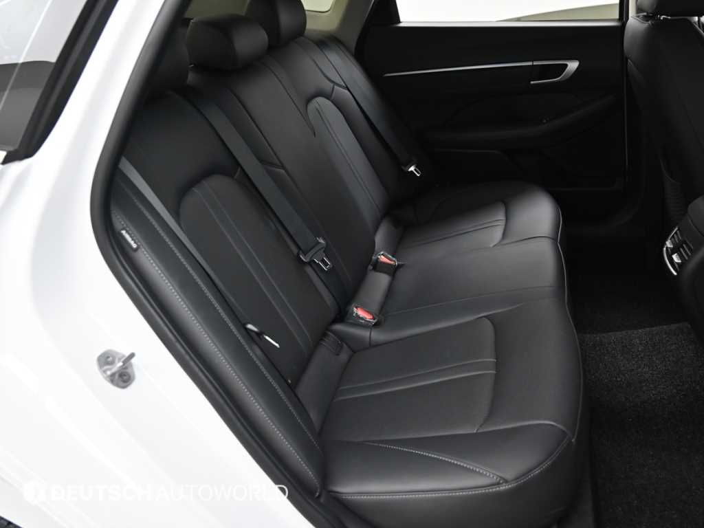 Hyundai Sonata — photo 12