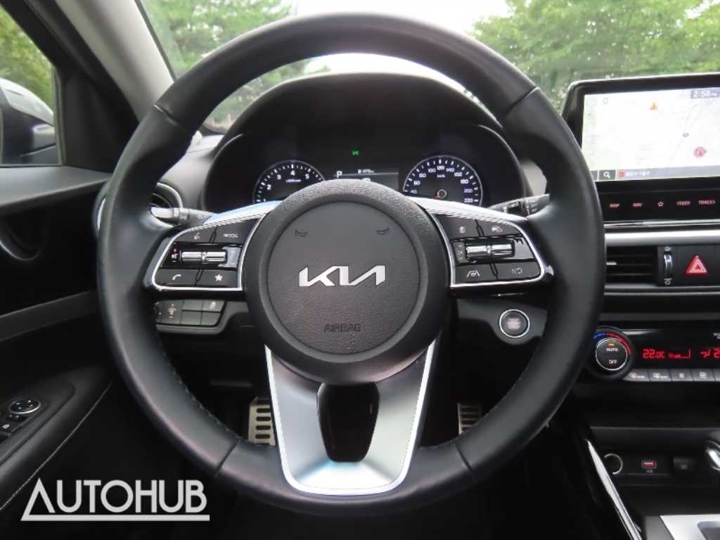 Kia K3 — photo 17