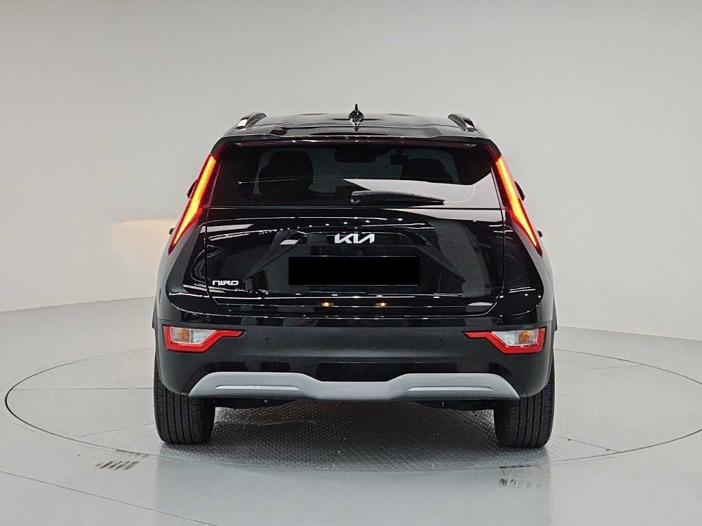 Kia Niro — photo 03