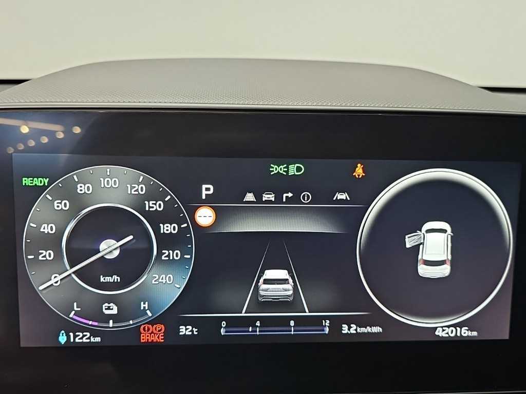 Kia Niro — photo 06
