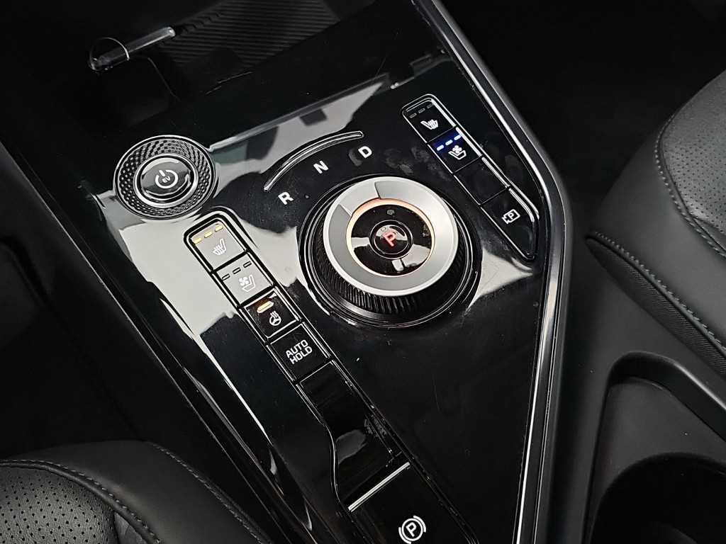 Kia Niro — photo 08