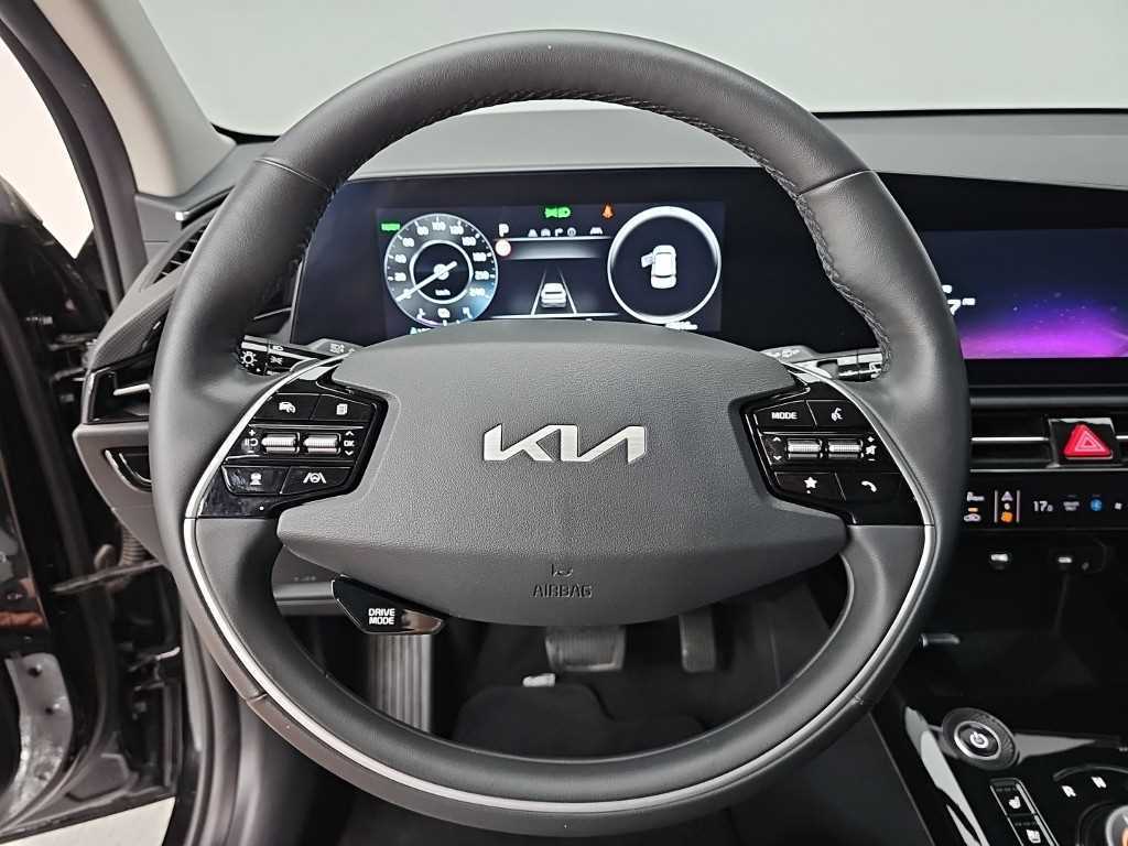 Kia Niro — photo 09