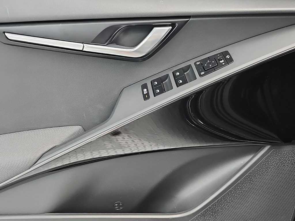 Kia Niro — photo 15
