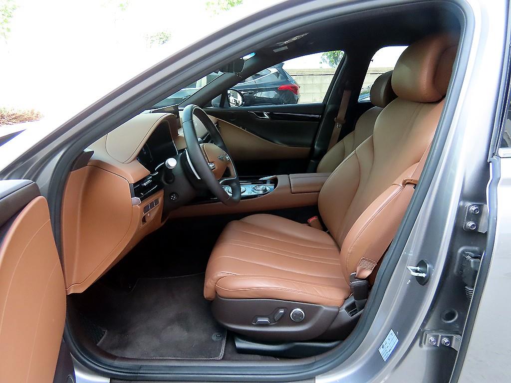 Genesis G80 — photo 05