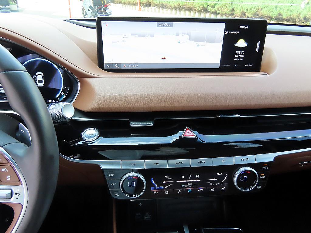 Genesis G80 — photo 13