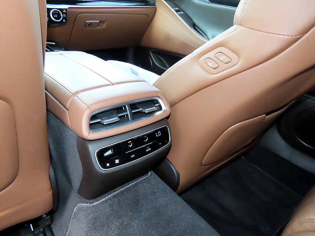 Genesis G80 — photo 16