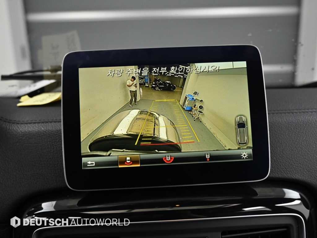 Mercedes-Benz G-Class — photo 15