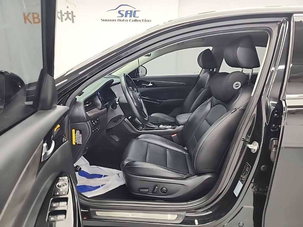 Kia K7 — photo 11
