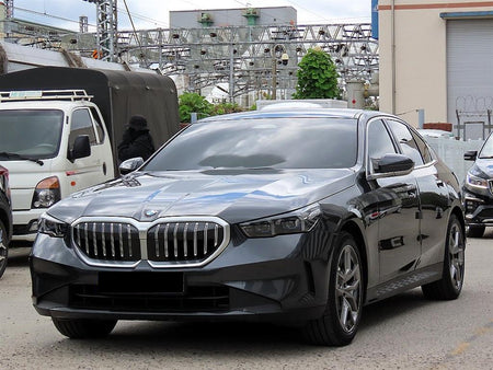 BMW 5-Series — photo 02