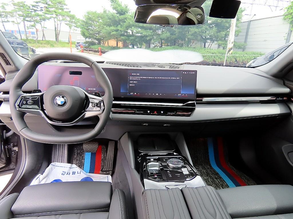 BMW 5-Series — photo 07