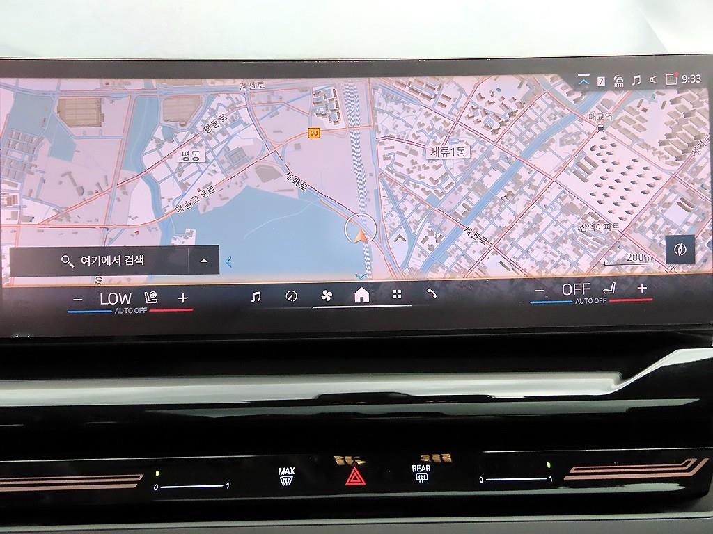 BMW 5-Series — photo 14