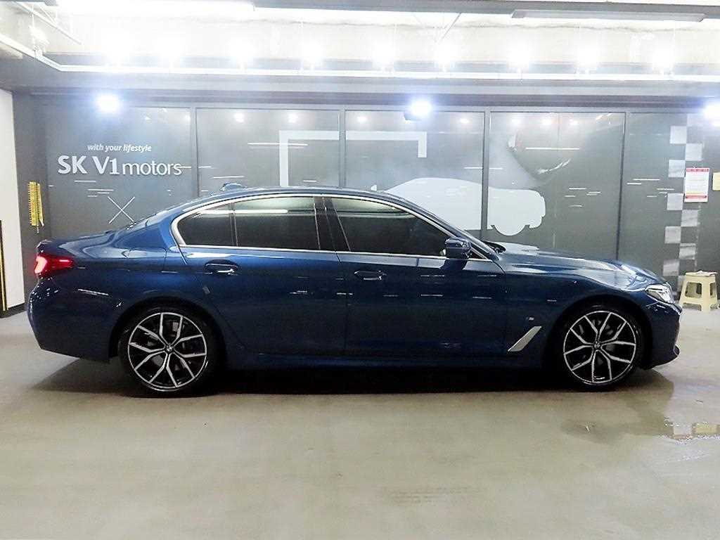 BMW 5-Series — photo 03