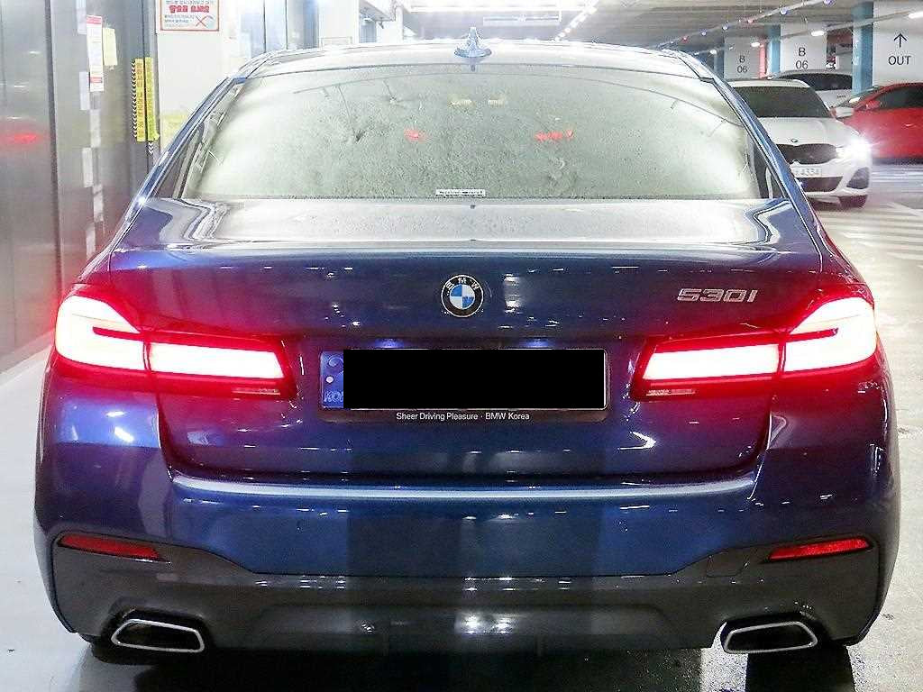 BMW 5-Series — photo 05