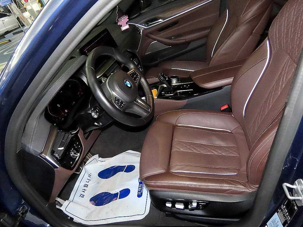 BMW 5-Series — photo 06
