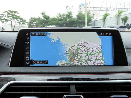 BMW 7-Series — photo 14