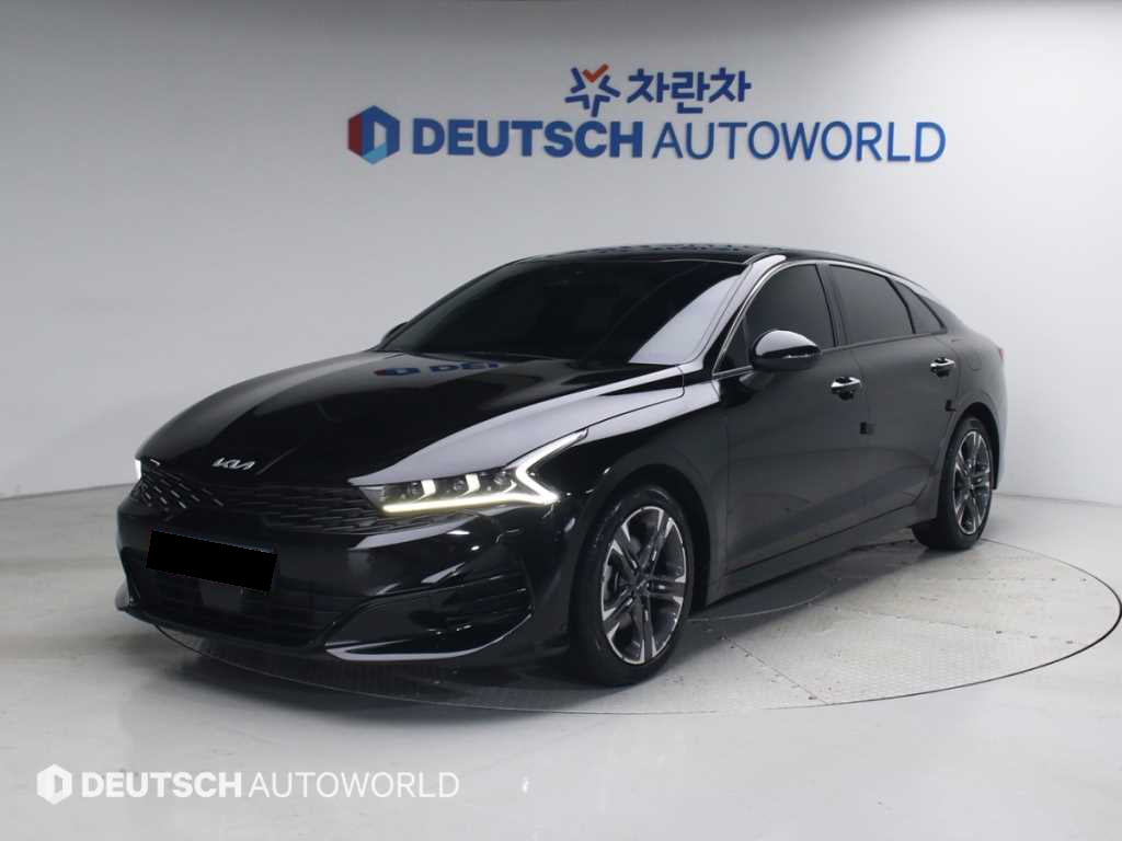 Kia K5 — photo 01