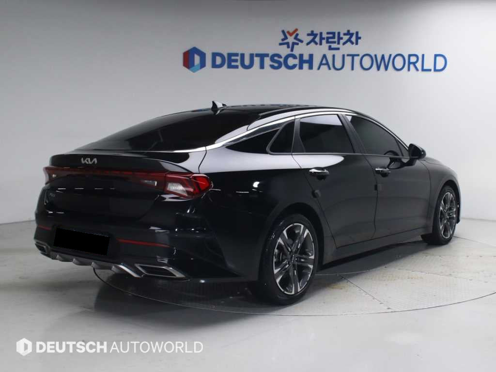 Kia K5 — photo 02