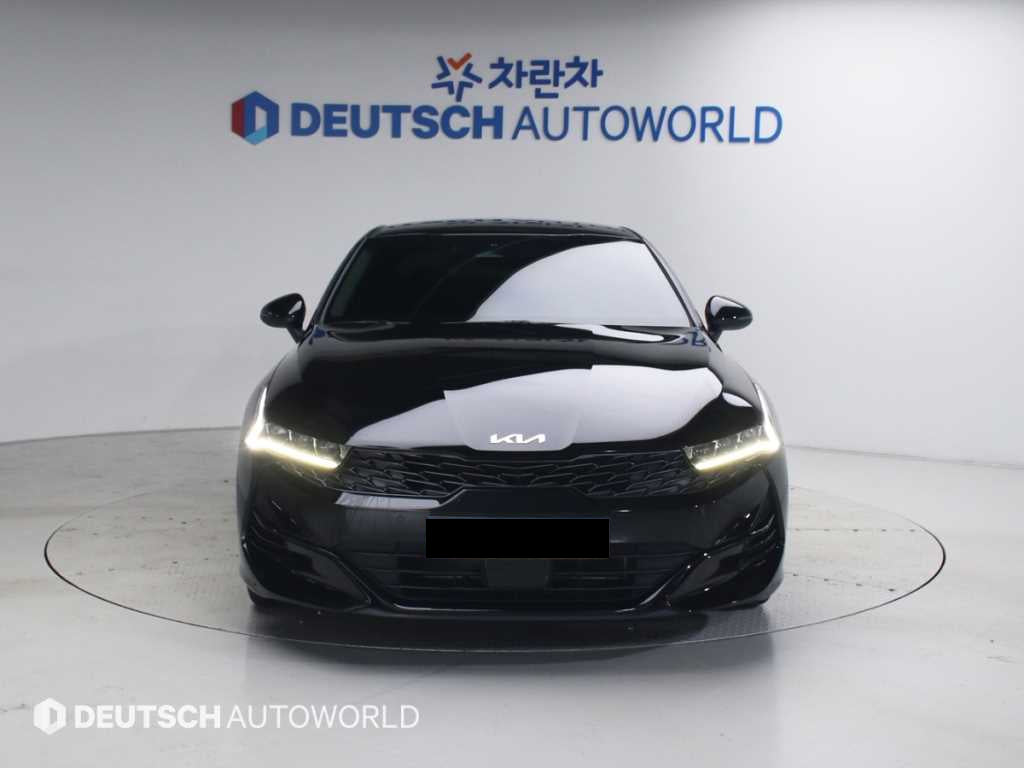 Kia K5 — photo 03