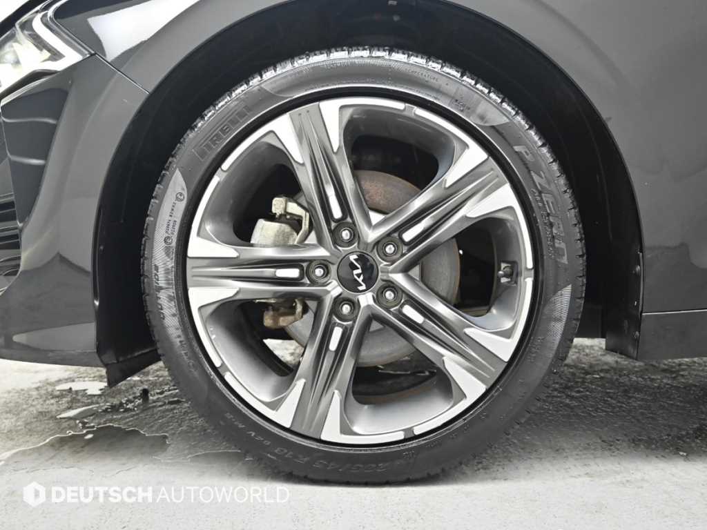 Kia K5 — photo 05