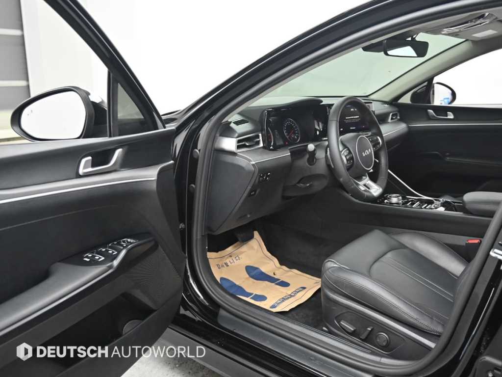 Kia K5 — photo 11