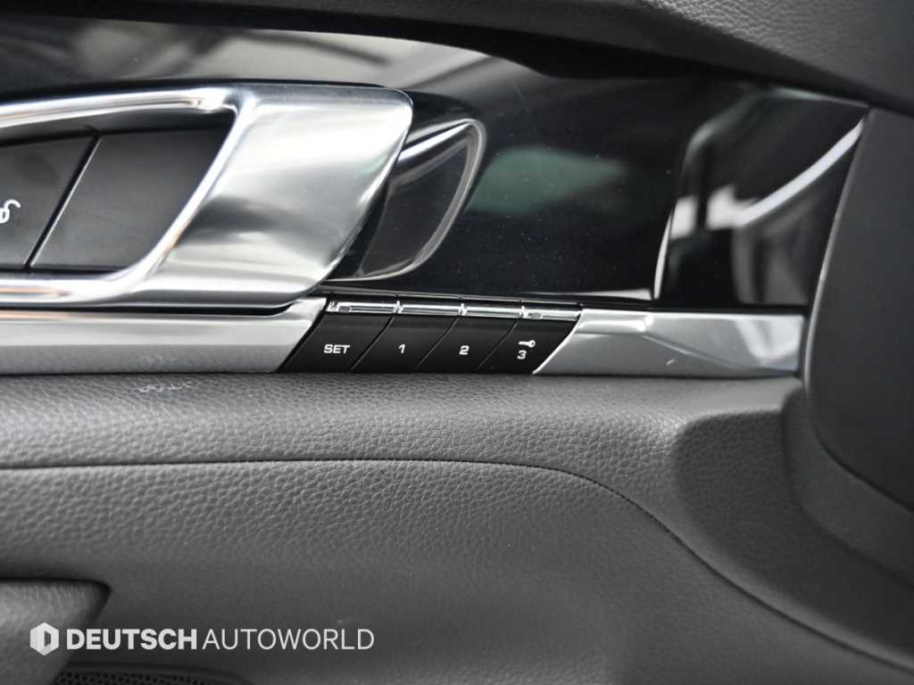 Porsche Panamera — photo 18