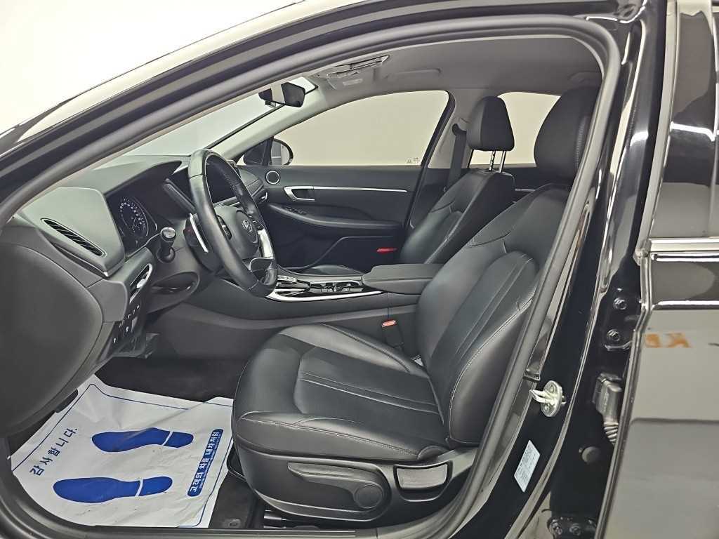Hyundai Sonata — photo 11
