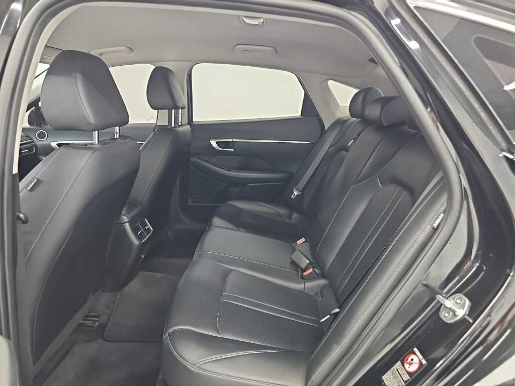 Hyundai Sonata — photo 12