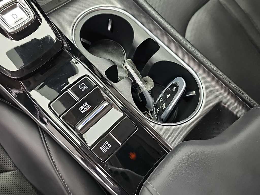 Hyundai Sonata — photo 16