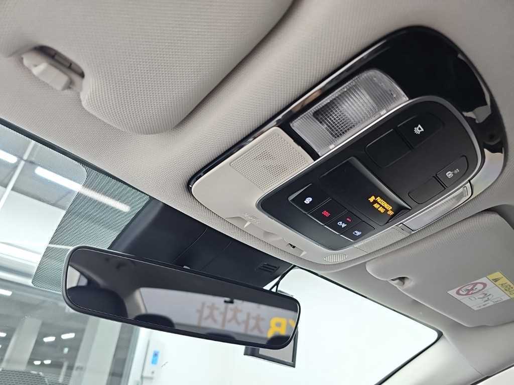 Hyundai Sonata — photo 17