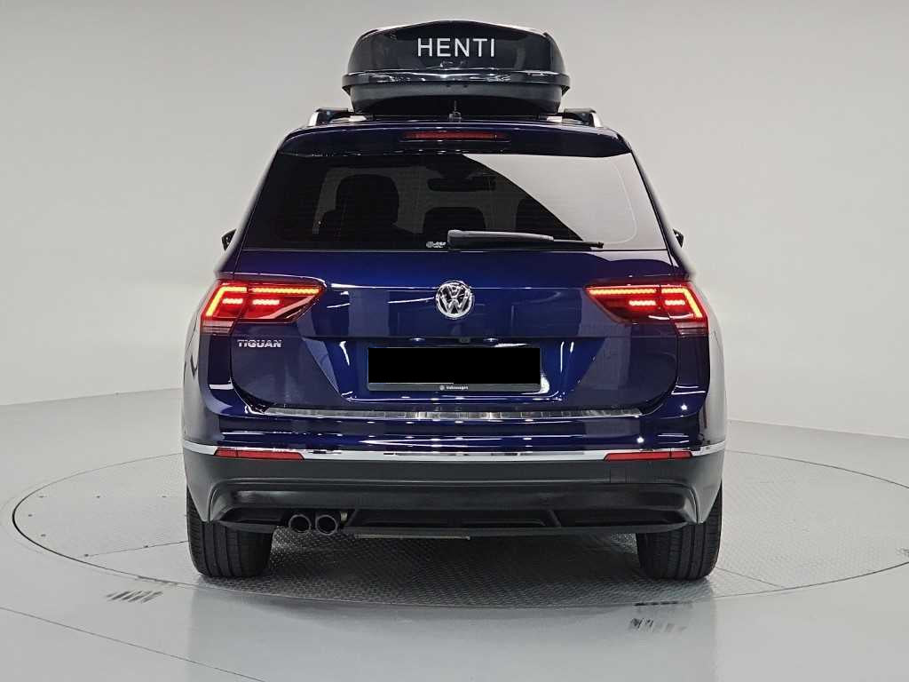 Volkswagen Tiguan — photo 03