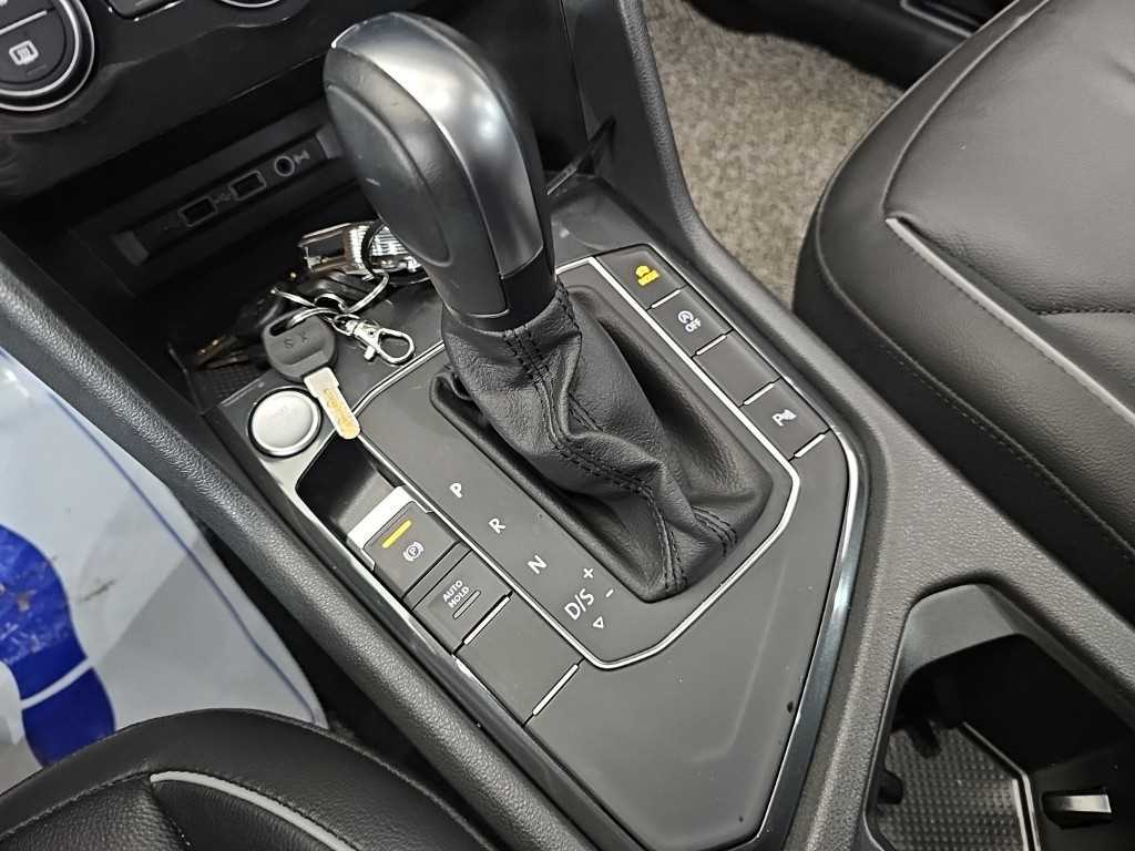 Volkswagen Tiguan — photo 08