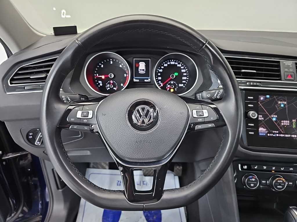 Volkswagen Tiguan — photo 09