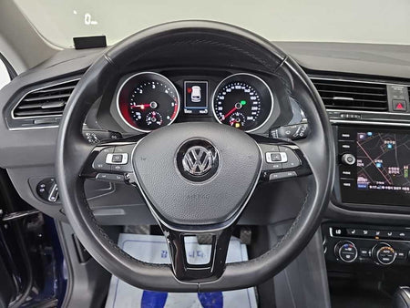 Volkswagen Tiguan — photo 09