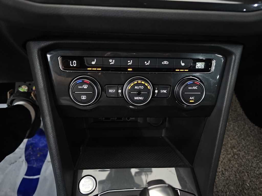Volkswagen Tiguan — photo 10