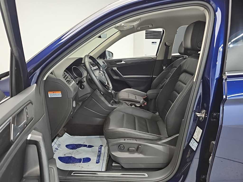 Volkswagen Tiguan — photo 11