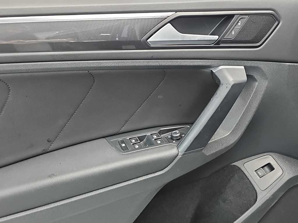 Volkswagen Tiguan — photo 15