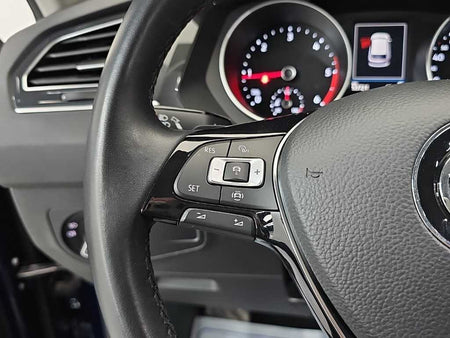 Volkswagen Tiguan — photo 18