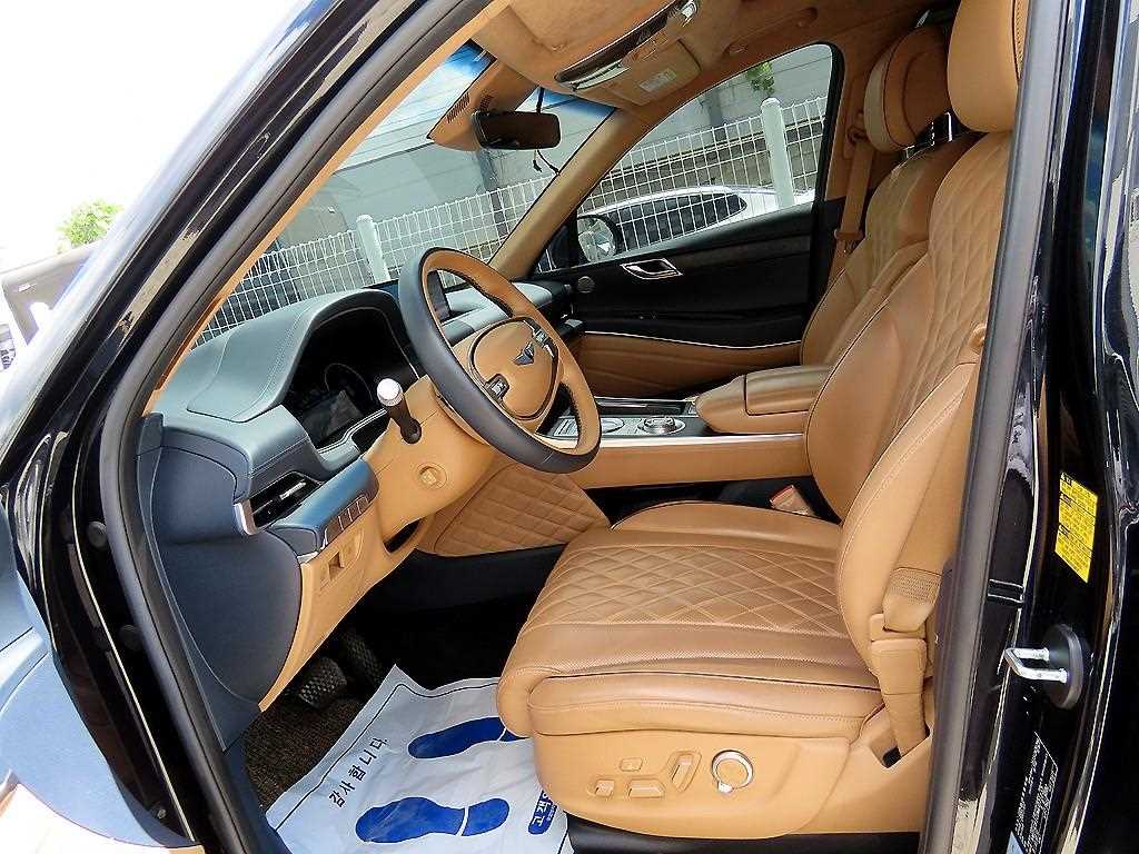 Genesis GV80 — photo 05