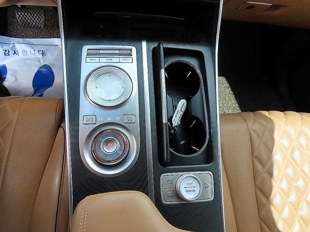 Genesis GV80 — photo 10